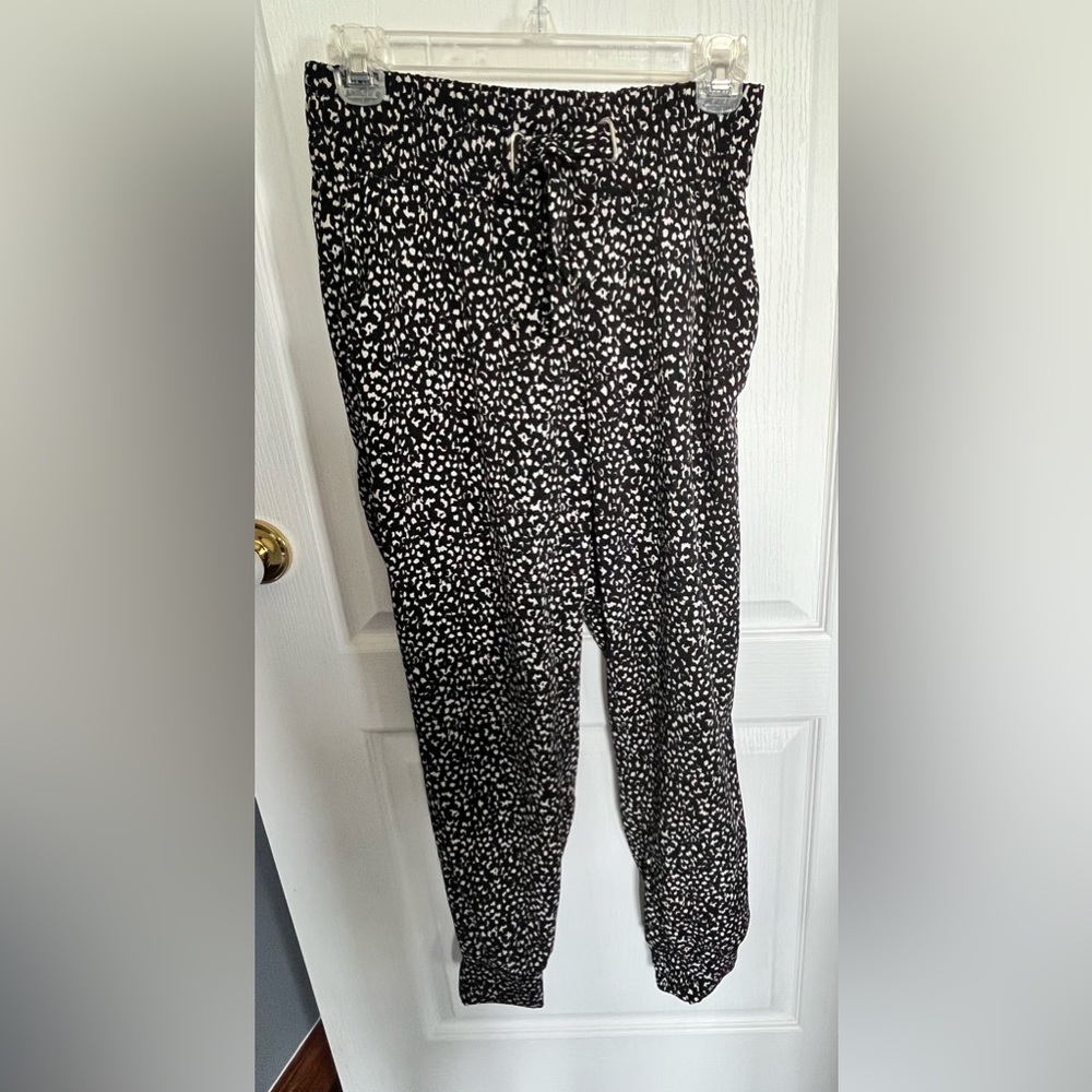 Dynamite joggers size extra small.